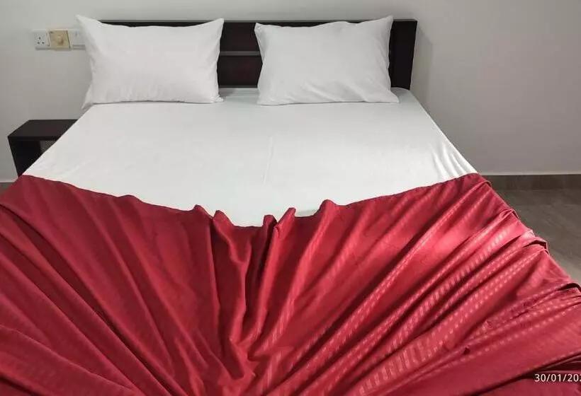 Hotelli Laxsume Guest House Nilaveli