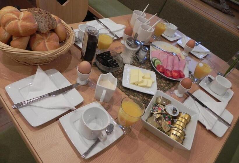 Пансион Gästehaus Taner