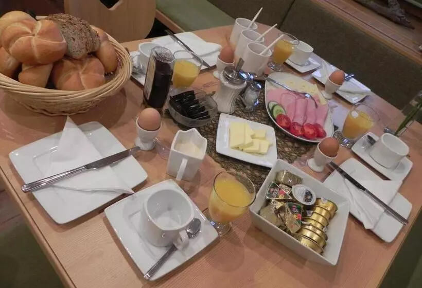 ペンション Gästehaus Taner