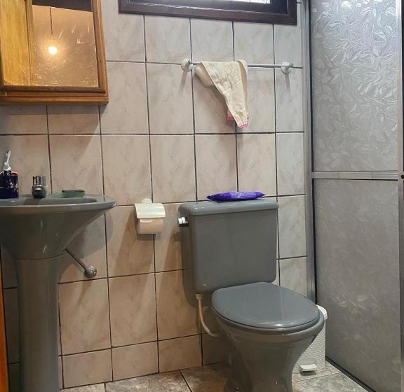 ペンション Lara S House