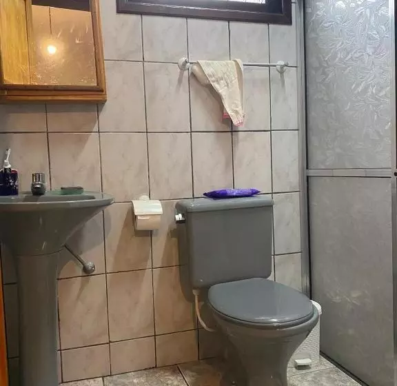 ペンション Lara S House