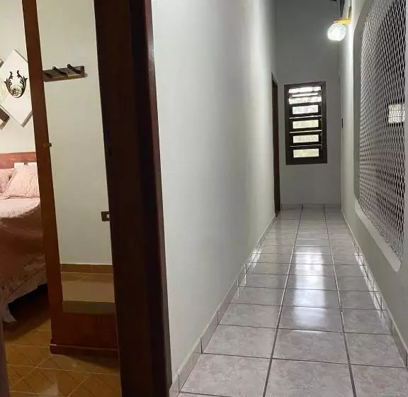 ペンション Lara S House