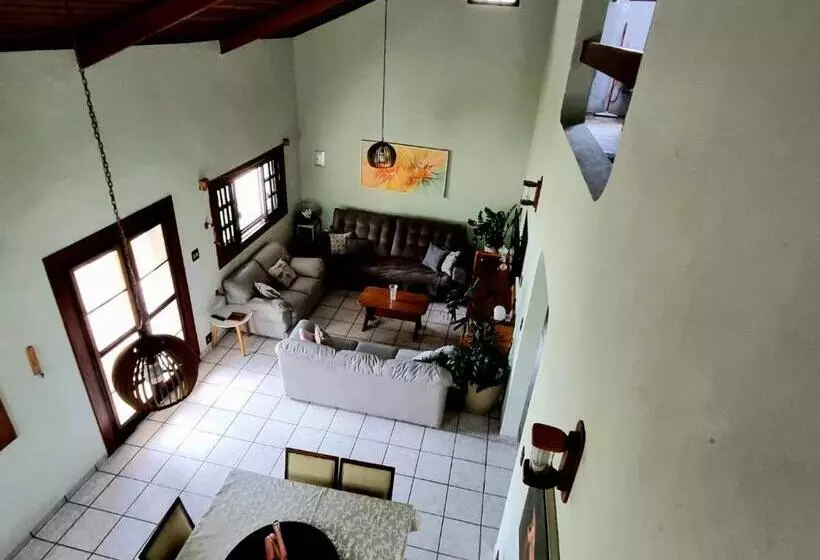 ペンション Lara S House