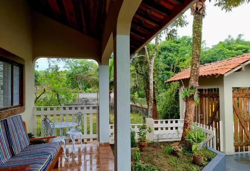 ペンション Lara S House