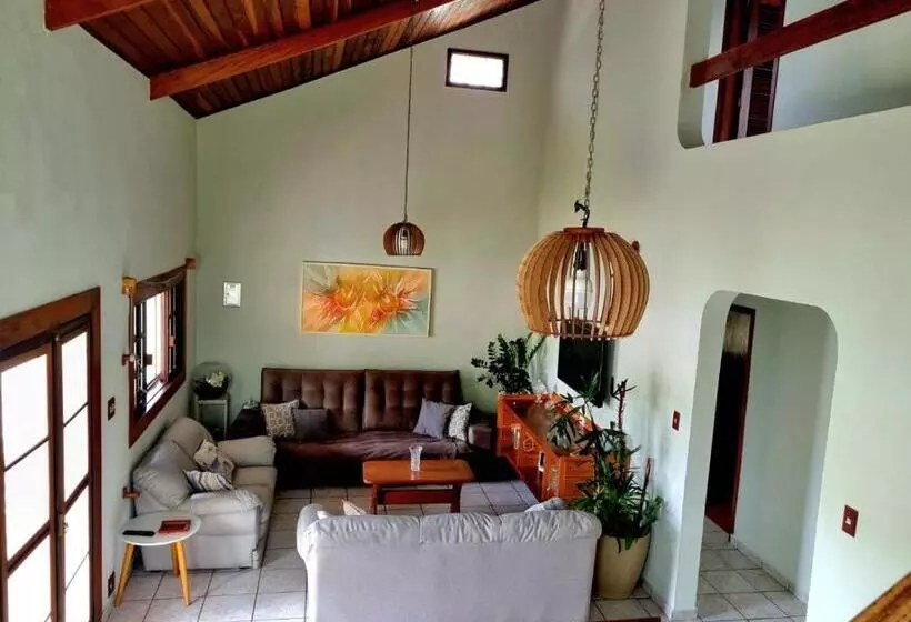 ペンション Lara S House