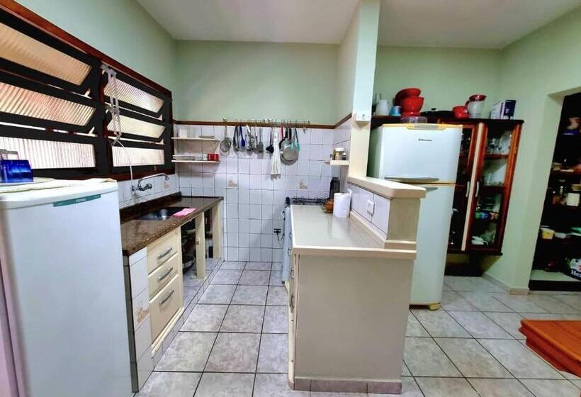 ペンション Lara S House