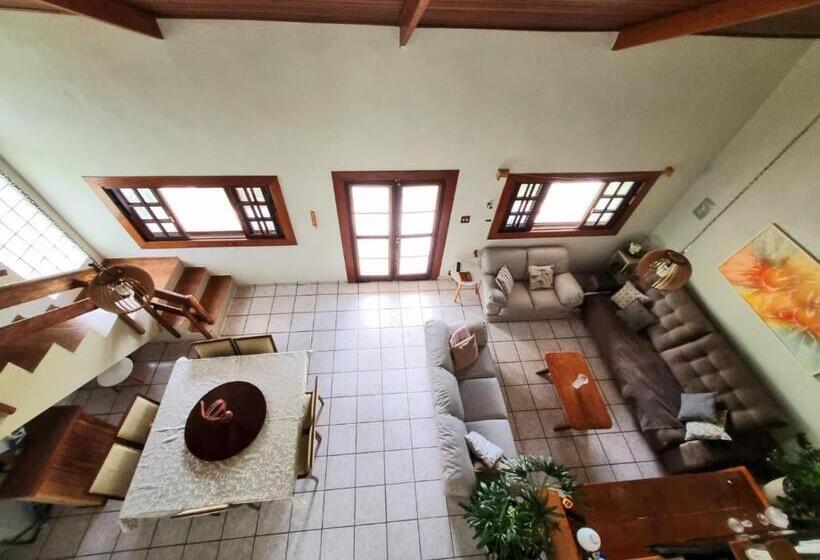 ペンション Lara S House