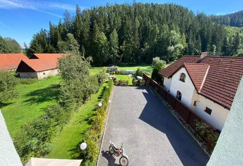 Majatalo Penzion Za Vodou