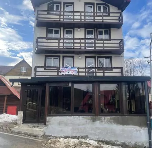 Pensiunea White House