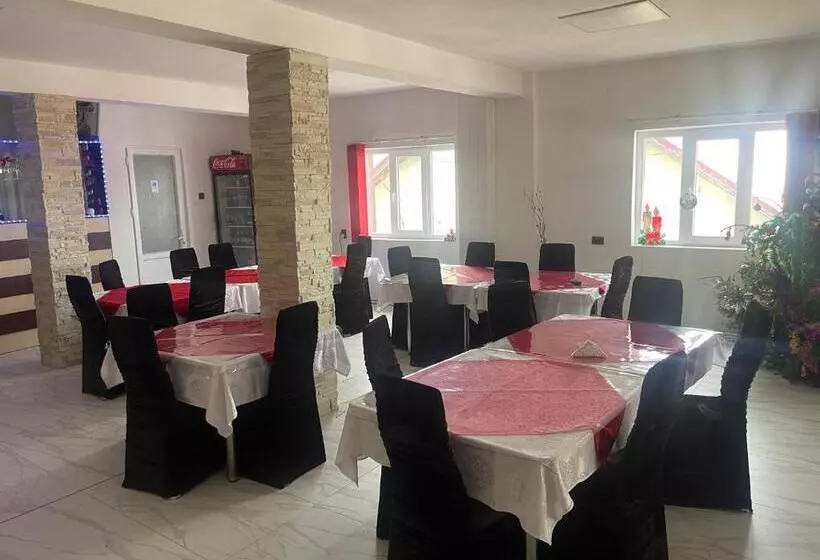 Pensiunea White House