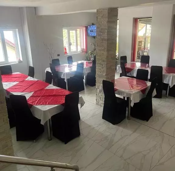 Pensiunea White House