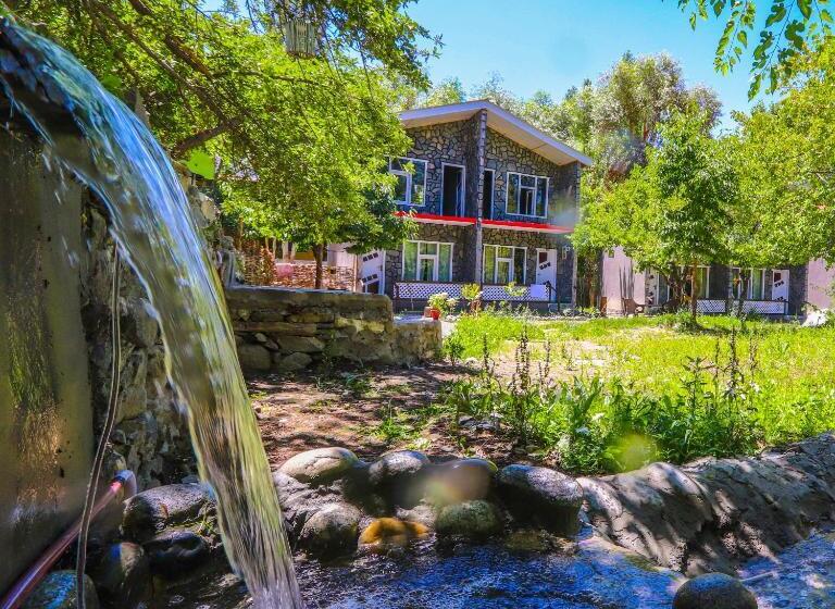 Apricot Spring Resort