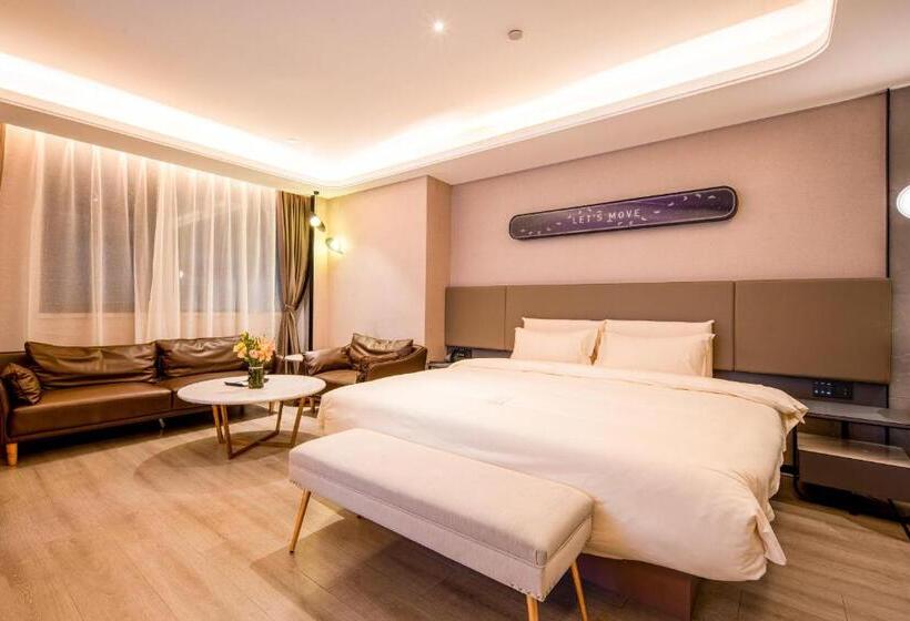 Atour X Hotel Chaozhou Xiangqiao International Financial Business Center