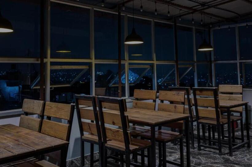 هتل Chandragiri Paradise