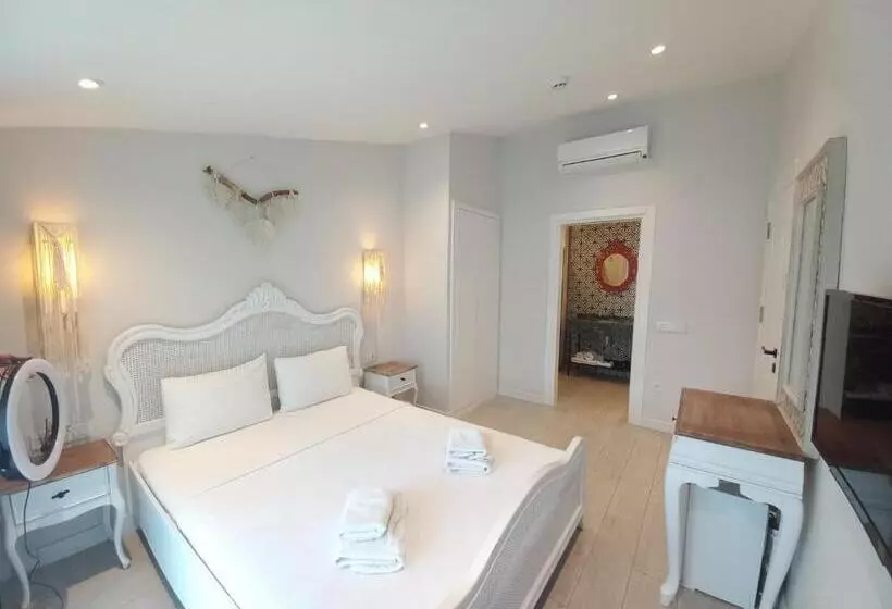 ホテル Chloe Boutique