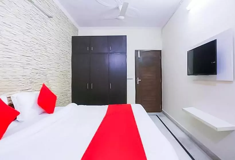 Hotelli Flagship Green High Near Laxmi Nagar Metro Station