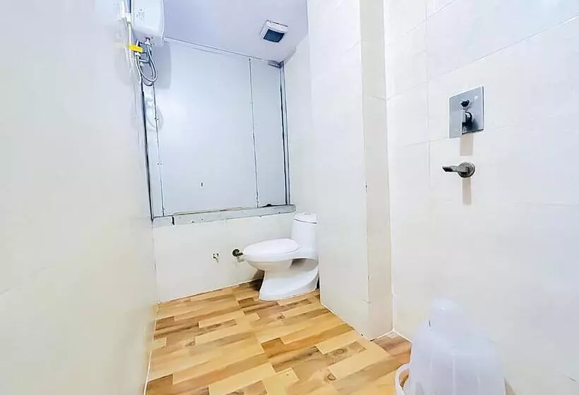 Hotelli Flagship Green High Near Laxmi Nagar Metro Station