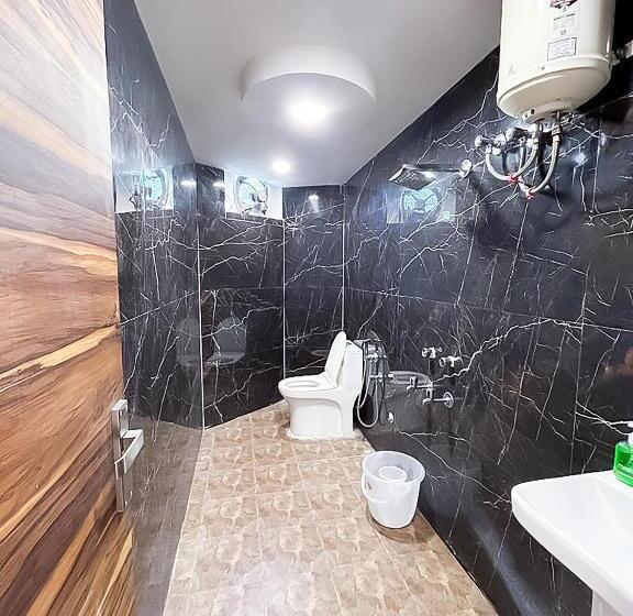 בית מלון כפרי Js Garden Near Jaypee Hospital