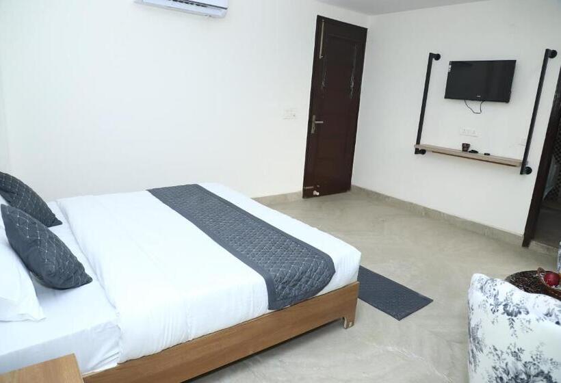 هتل Lyf Corporate Suites Noida Sector 19