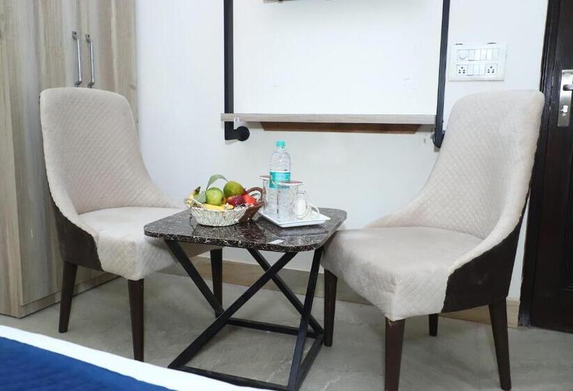 هتل Lyf Corporate Suites Noida Sector 19