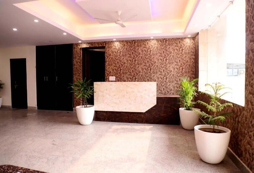 هتل Lyf Corporate Suites Noida Sector 19