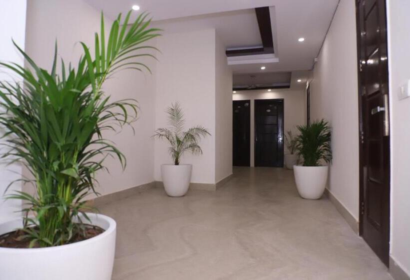 هتل Lyf Corporate Suites Noida Sector 19