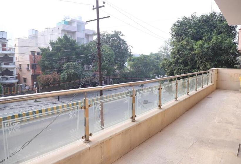 هتل Lyf Corporate Suites Noida Sector 19