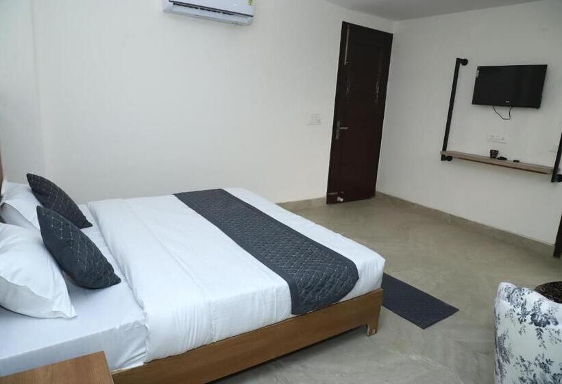 هتل Lyf Corporate Suites Noida Sector 19