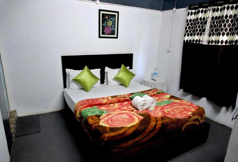 Hotel The Wayside Tree House And Private Villas