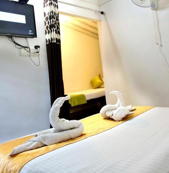 Hotel The Wayside Tree House And Private Villas