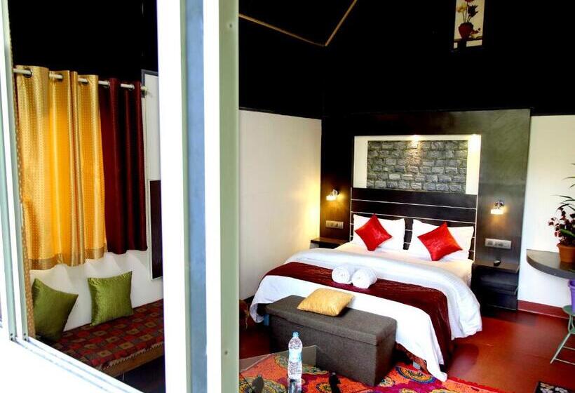 Hotel The Wayside Tree House And Private Villas