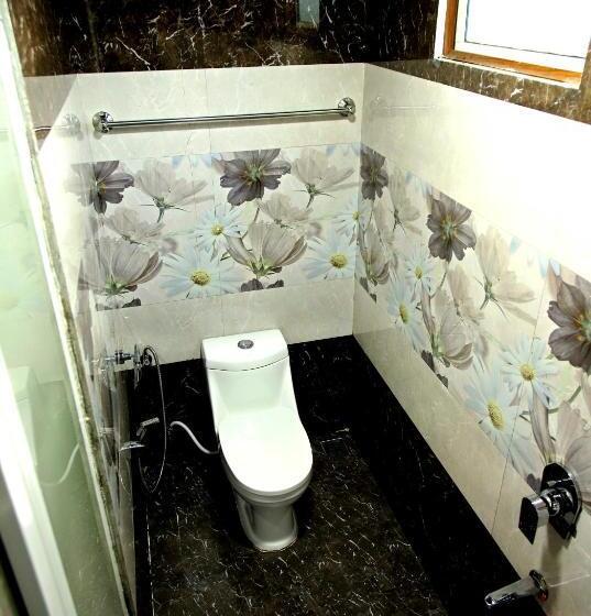 Hotel The Wayside Tree House And Private Villas