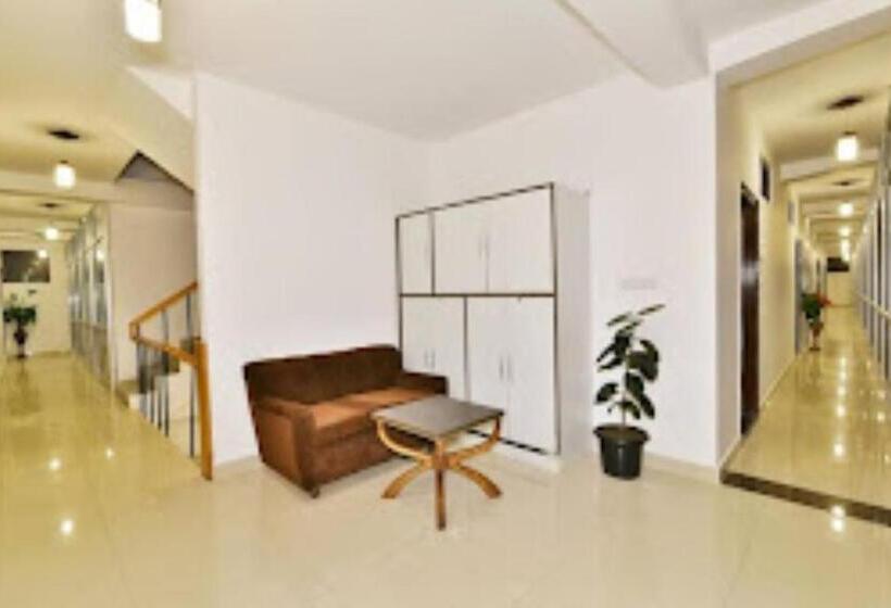 Kapoor Resort Manali