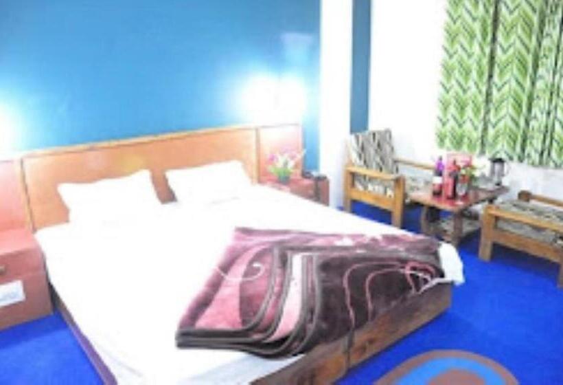 Kapoor Resort Manali