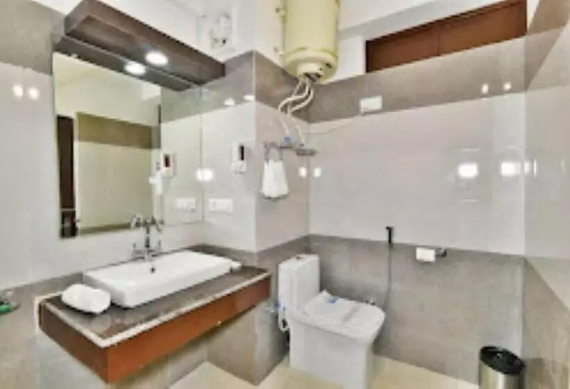 Kapoor Resort Manali