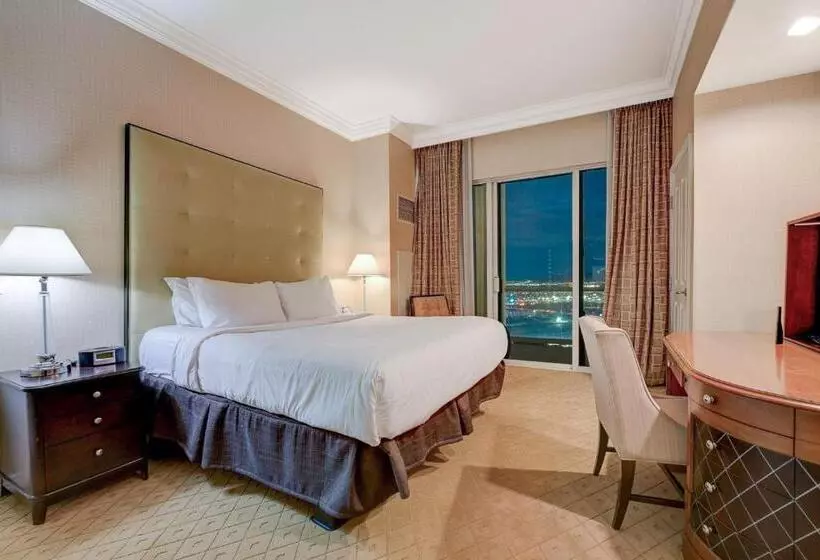 29th Ph Mgm Signature Suite With A Massive Balcony