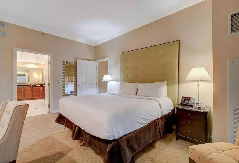 29th Ph Mgm Signature Suite With A Massive Balcony