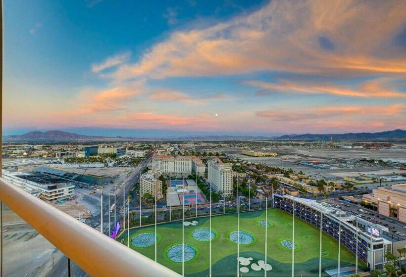 29th Ph Mgm Signature Suite With A Massive Balcony