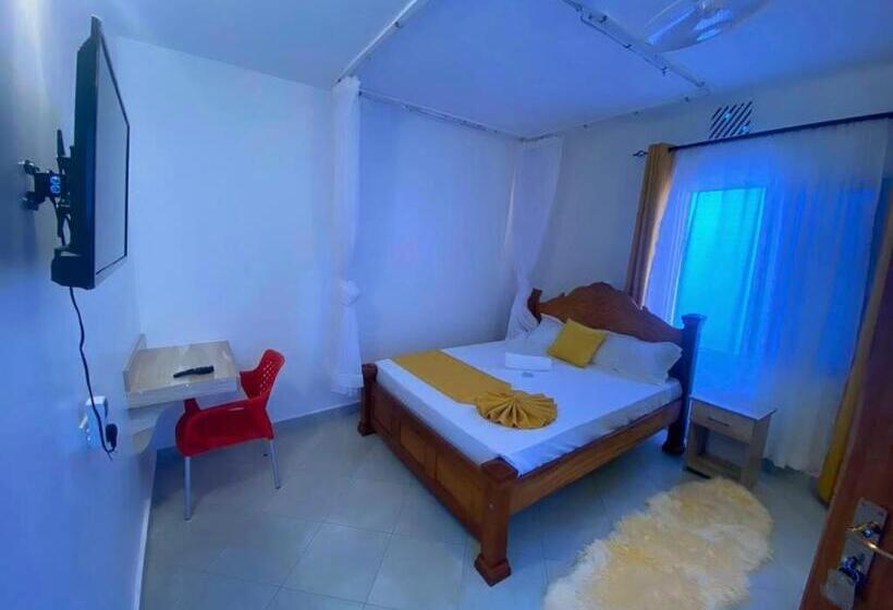 پانسیون Mtwapa Texas Villa Guest House