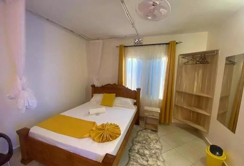 پانسیون Mtwapa Texas Villa Guest House