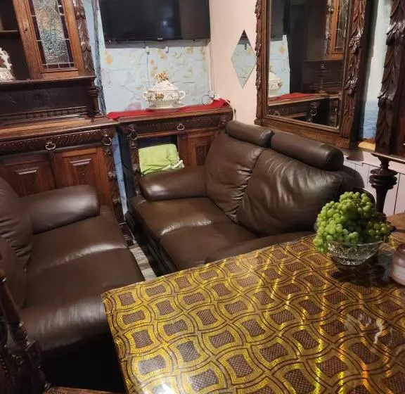 پانسیون Room In House 2 Floors 2 Bedrooms Near Central Station