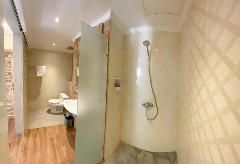 Pensió The Jimbaran Five