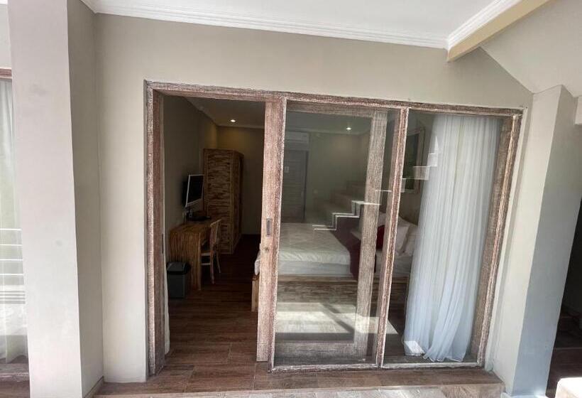 Pensió The Jimbaran Five