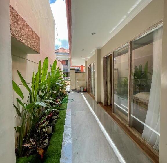 Pensió The Jimbaran Five