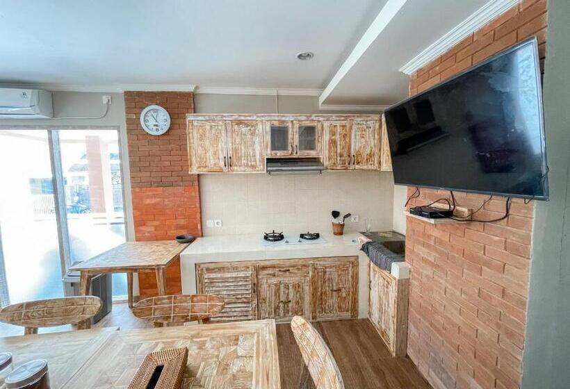 Pensió The Jimbaran Five