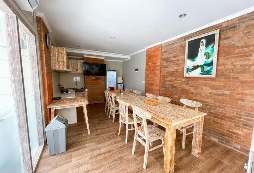 Pensió The Jimbaran Five