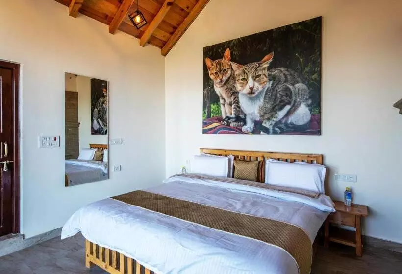 Shree Parijat Resort At Mukteshwar Hill Station With Himalayan View