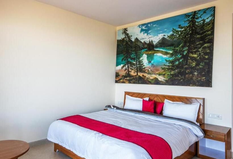 Shree Parijat Resort At Mukteshwar Hill Station With Himalayan View