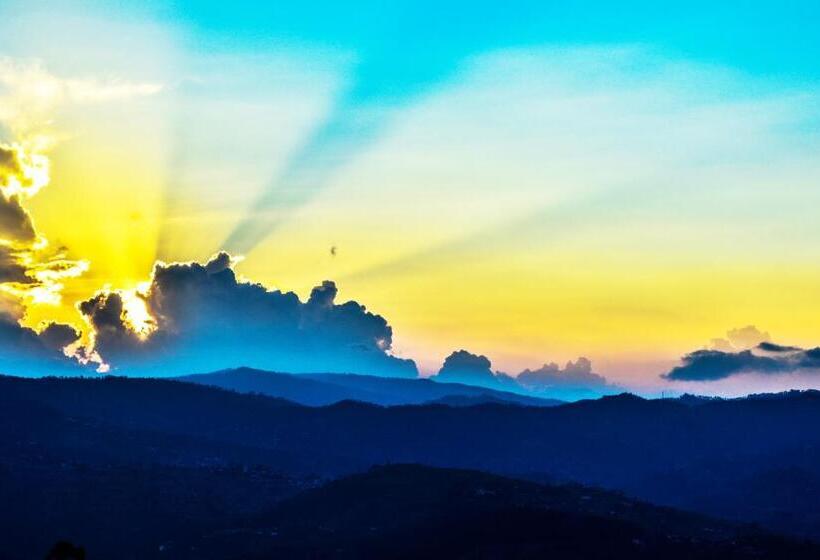 Shree Parijat Resort At Mukteshwar Hill Station With Himalayan View