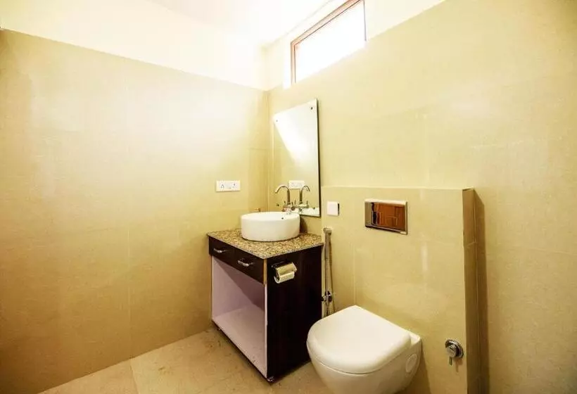 Shree Parijat Resort At Mukteshwar Hill Station With Himalayan View